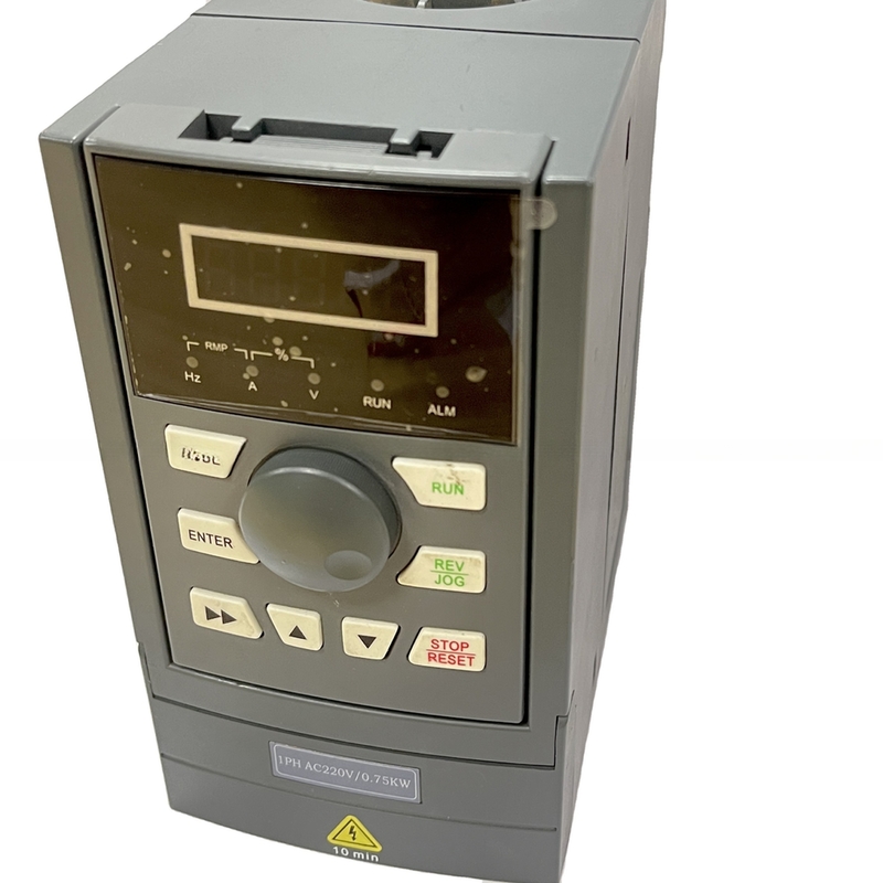DECI brushless spindle motor inverter 750W frequency converter 1.5KW VFD